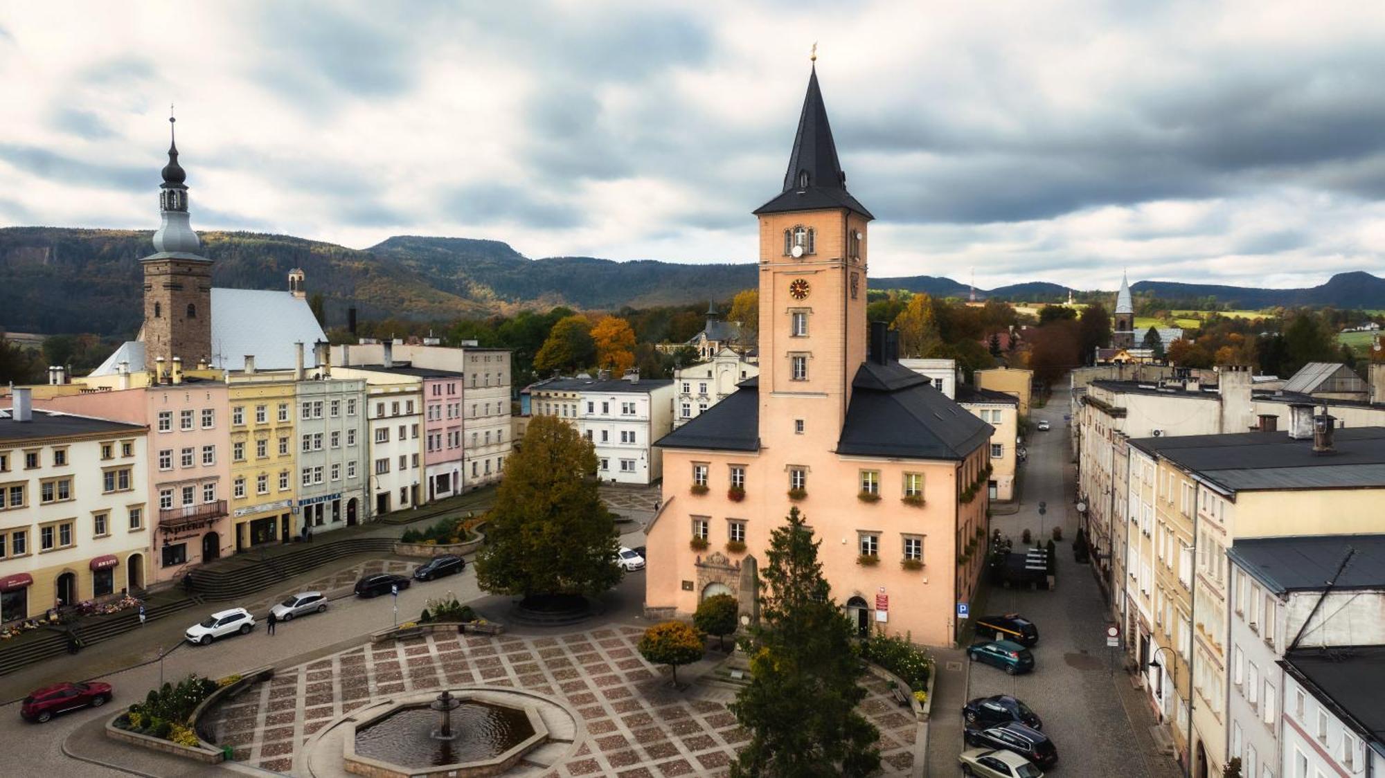 Wataha Pod Basztami - Wadera - Domki Caloroczne Radkow Exterior foto